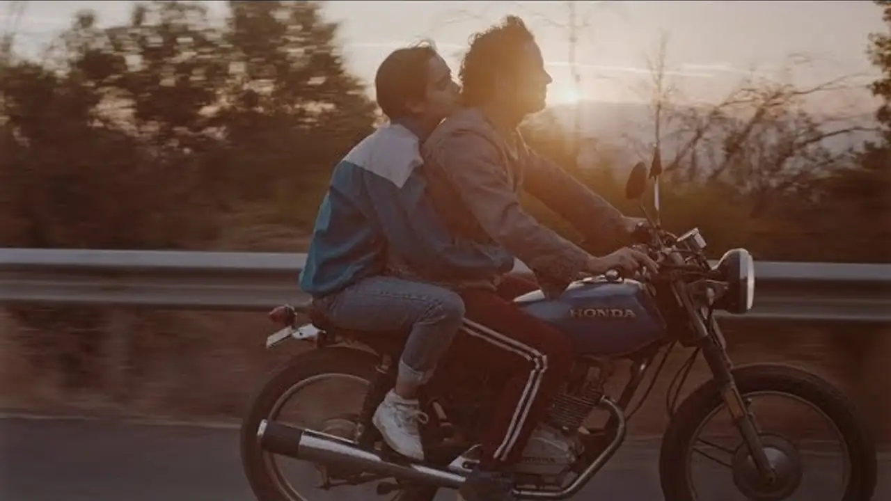 Tarde para morir joven — tráiler