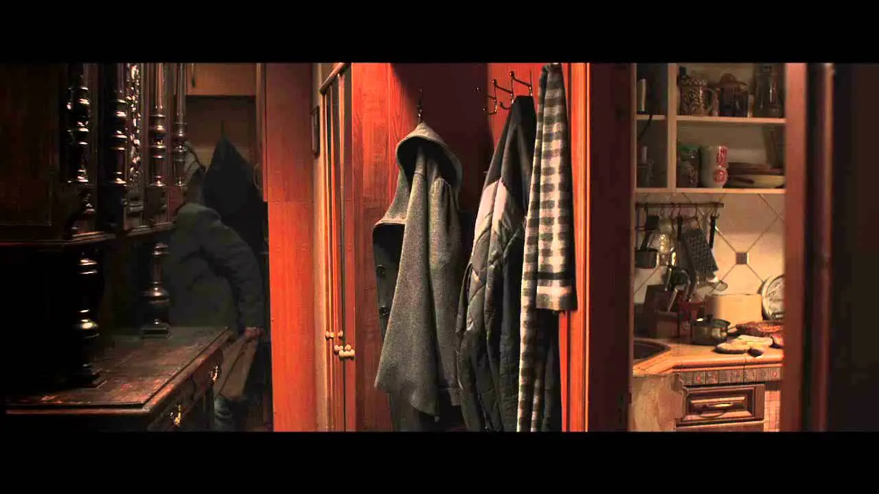 Credenza — trailer