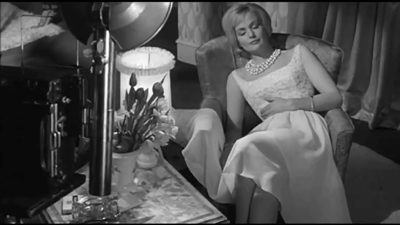 Girl in the Headlines — trailer