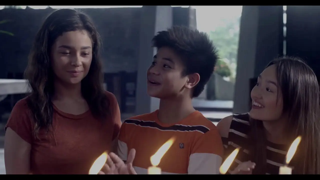 Angela Markado — trailer