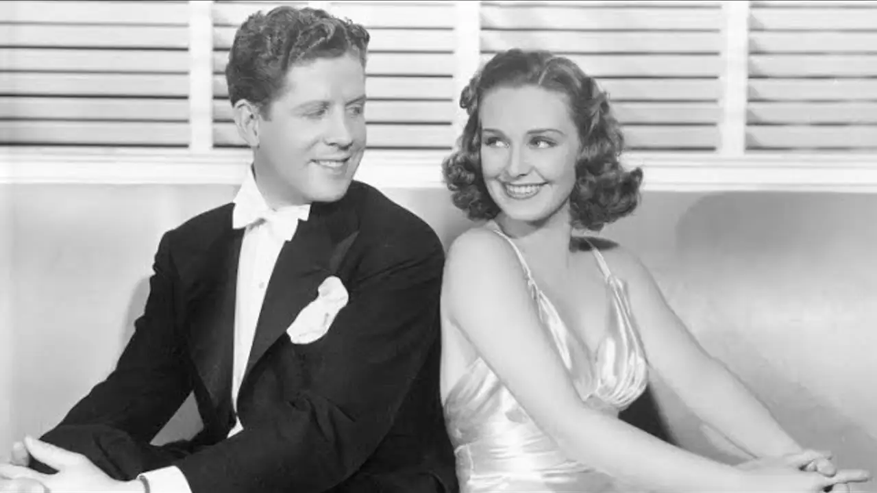 Gold Diggers in Paris — trailer