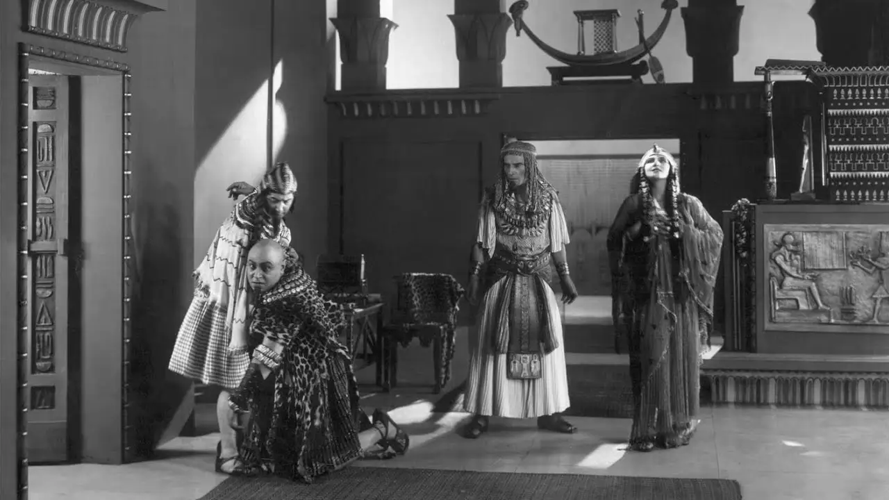 The Loves of Pharaoh — trailer