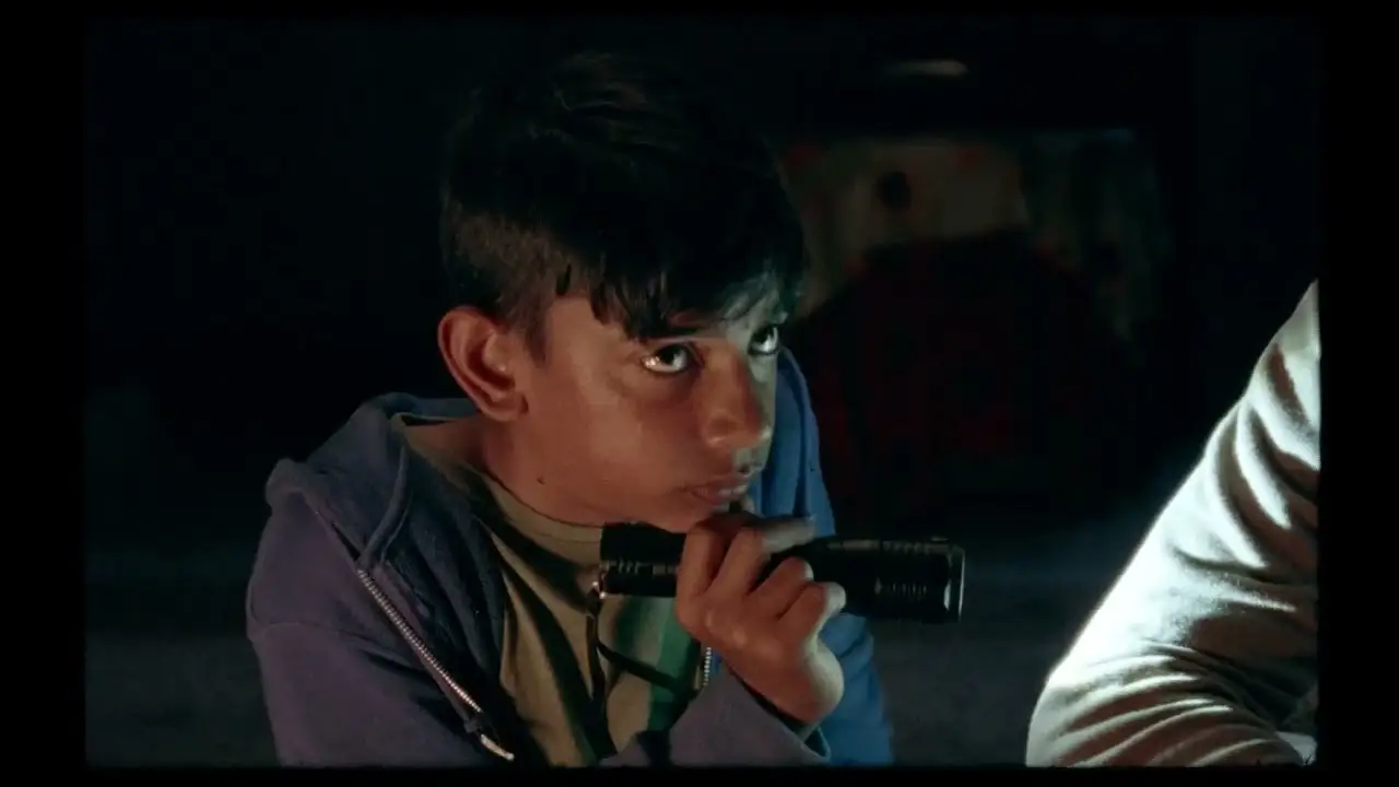 Aunque es de noche — trailer