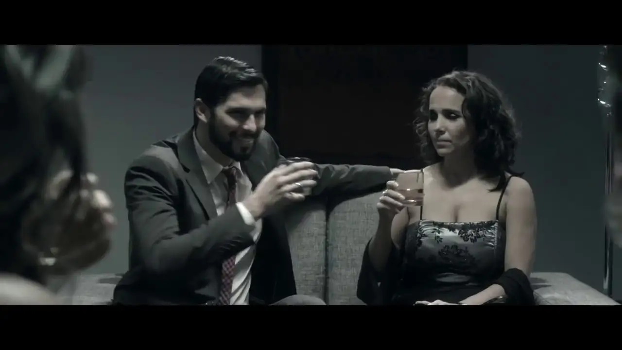 Atacada: la teoría del dolor — trailer