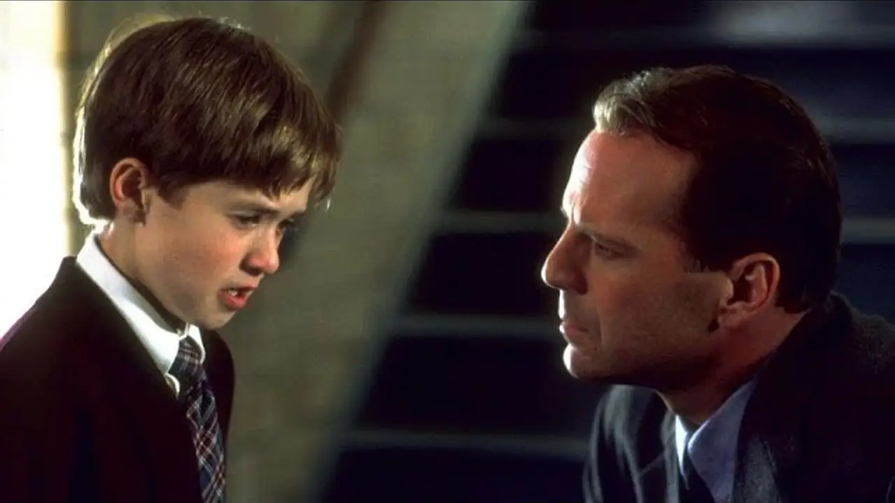 The Sixth Sense — трейлер