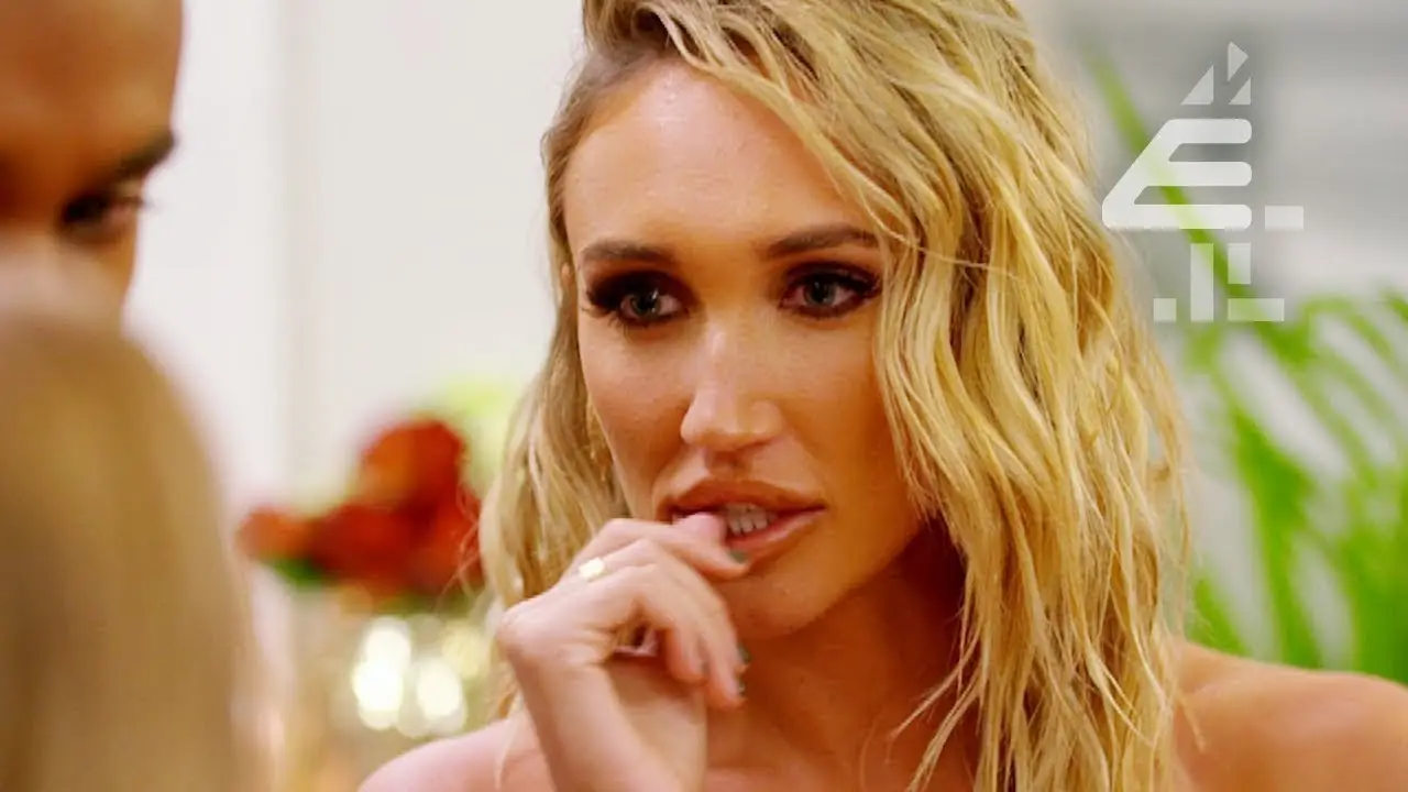 Celebs Go Dating — tráiler