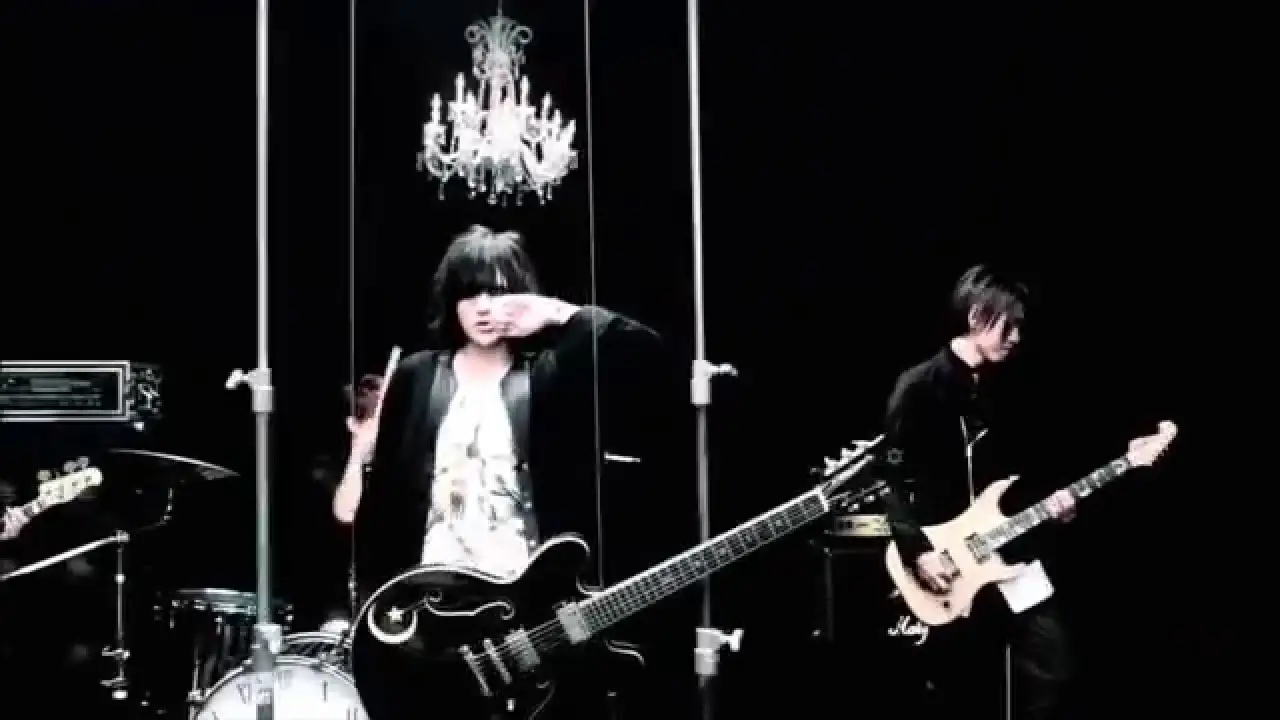 Plastic Tree — trailer