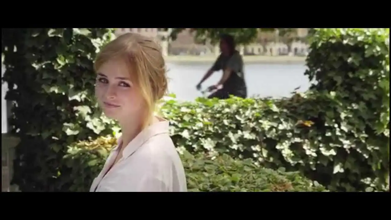 Midtimellem — trailer