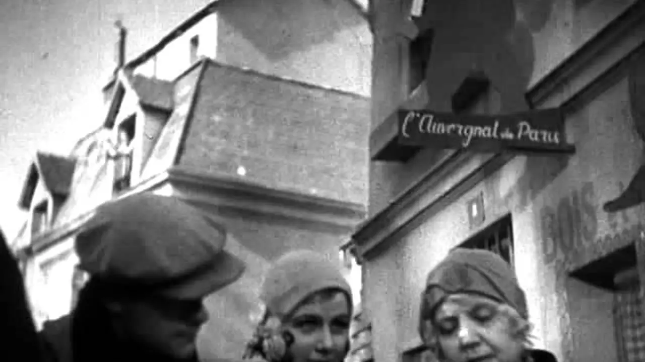 Bajo los techos de París — tráiler