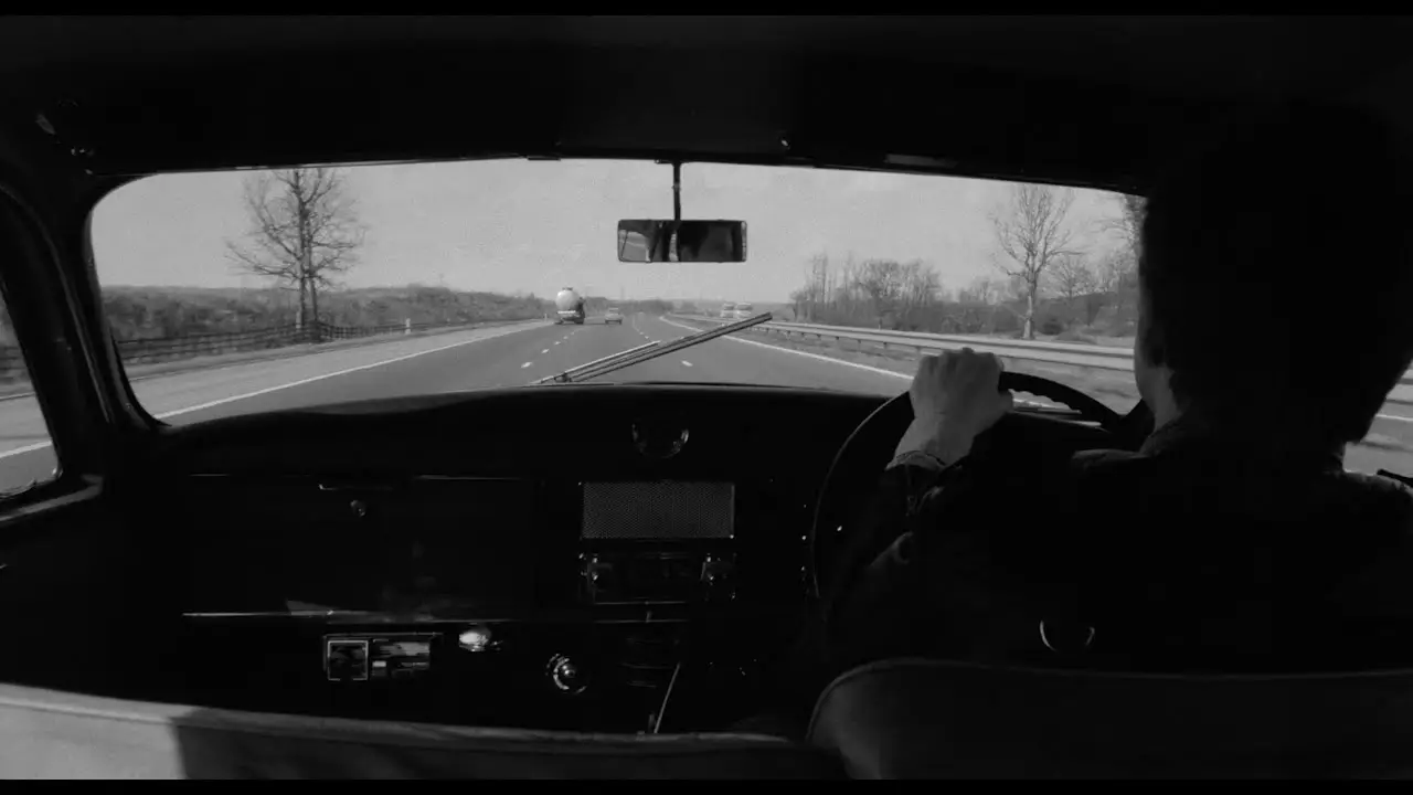 Radio On — tráiler