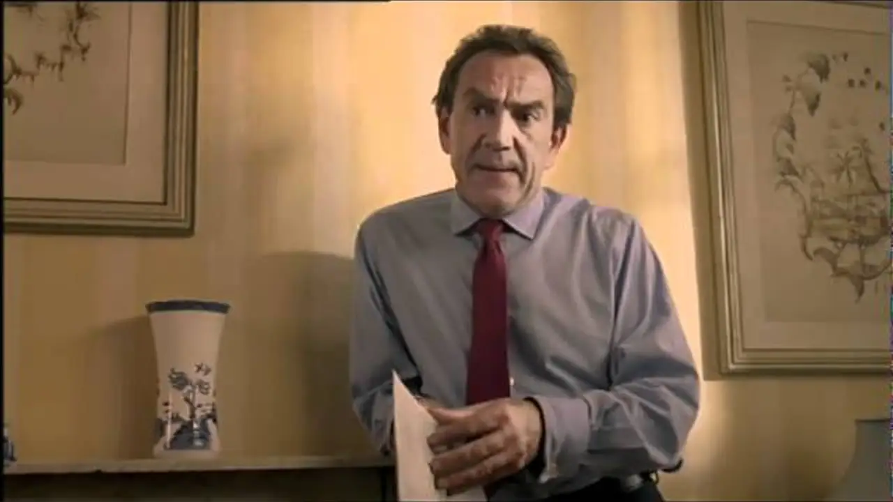 A Very Social Secretary — trailer