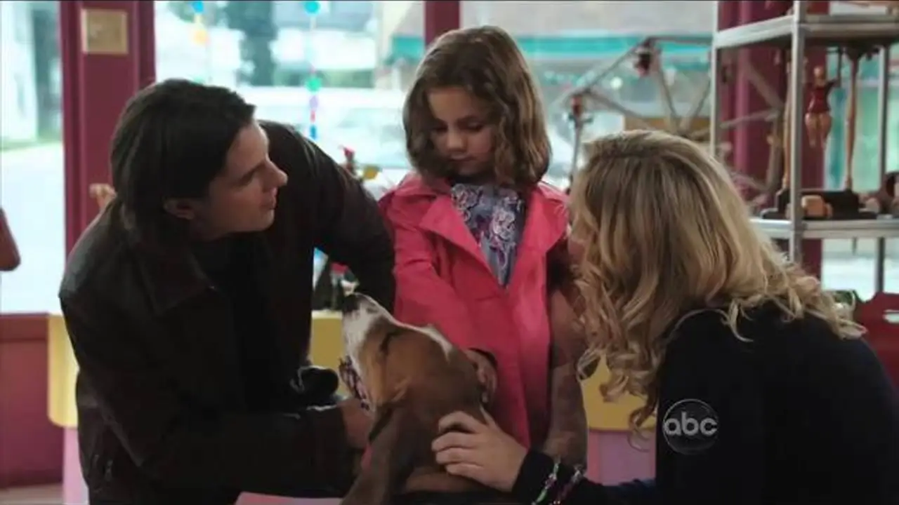 Christmas with Holly — tráiler