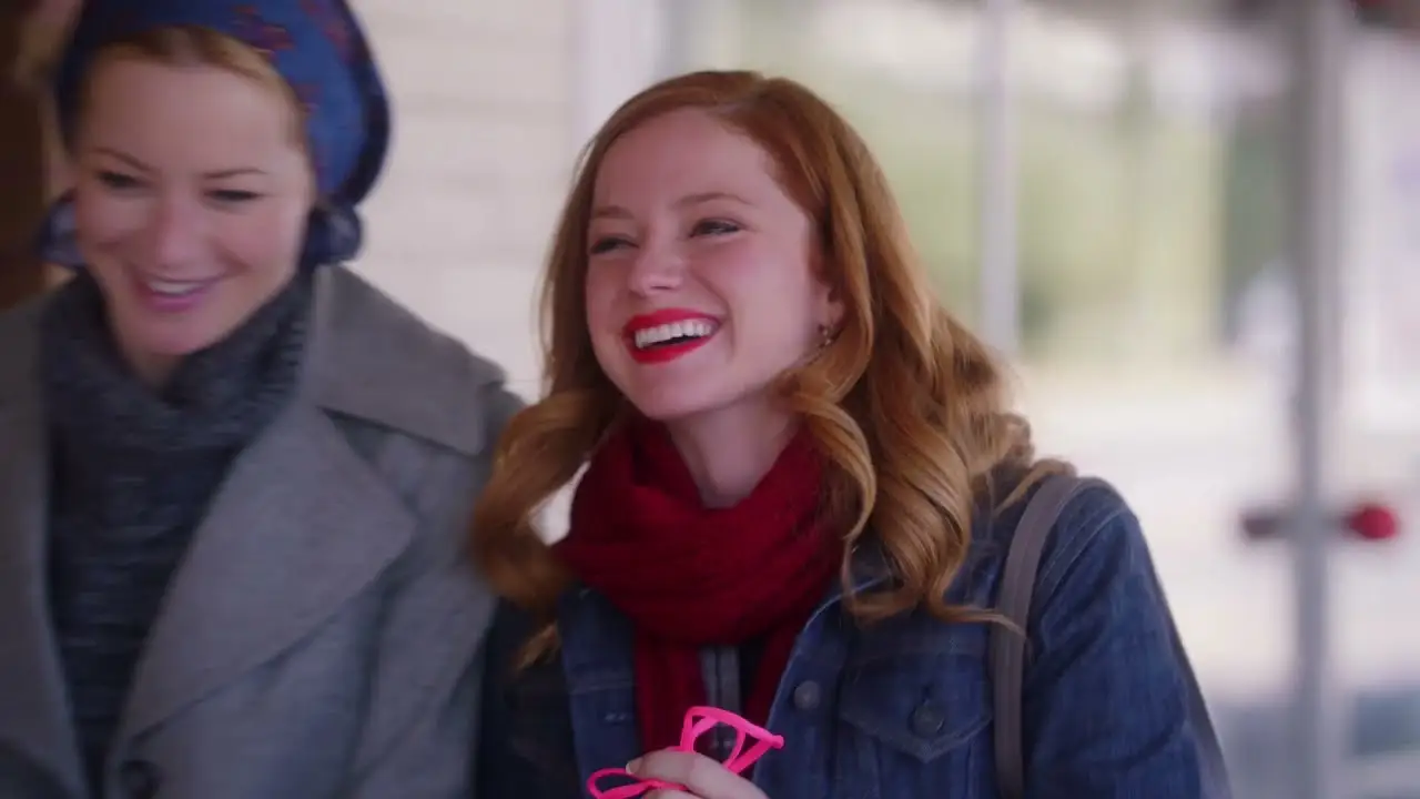 Shoelaces for Christmas — trailer