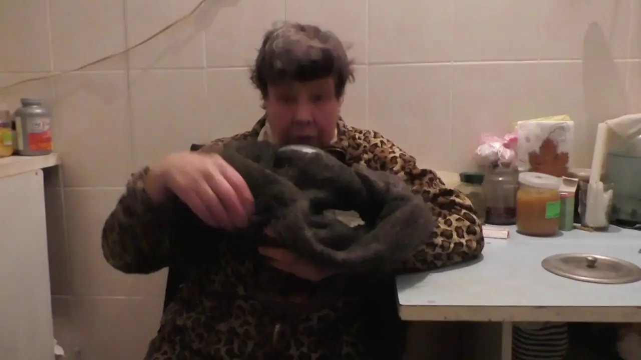My granny from Mars — trailer