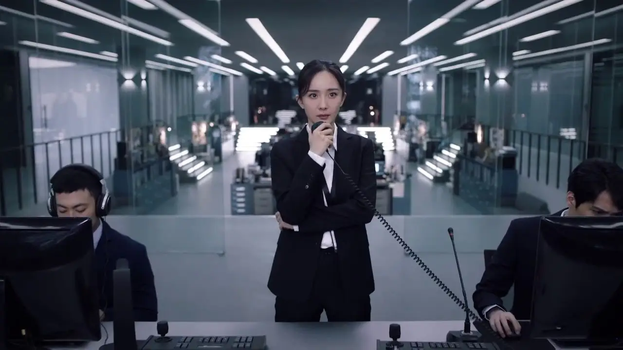 暴风眼 — трейлер