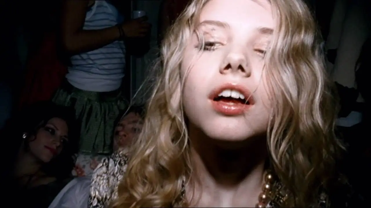 Skins — tráiler