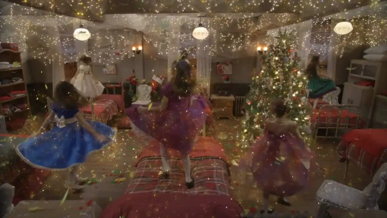 The Search for Santa Paws — trailer