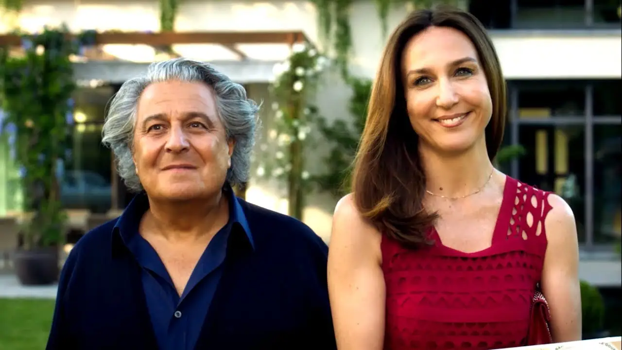 Con los brazos abiertos — tráiler