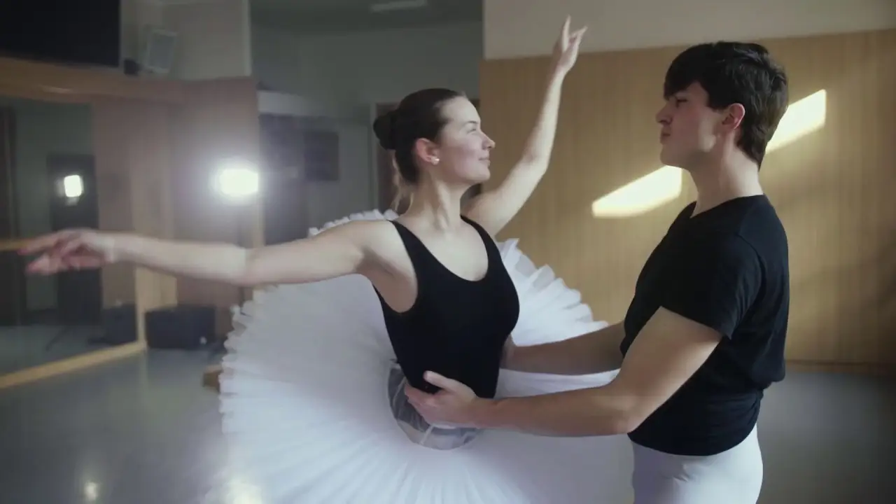 Šípková Růženka — трейлер