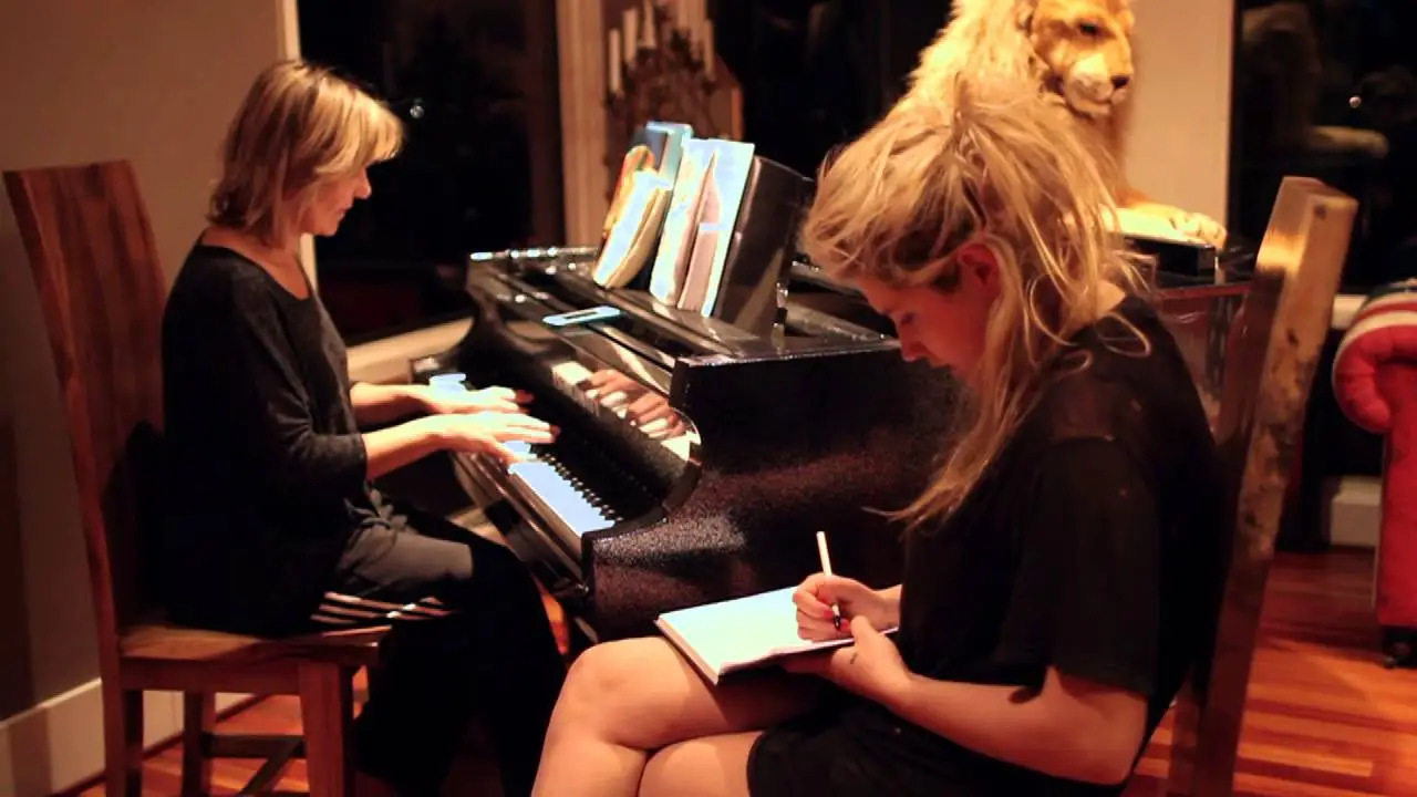Kesha: My Crazy Beautiful Life — tráiler