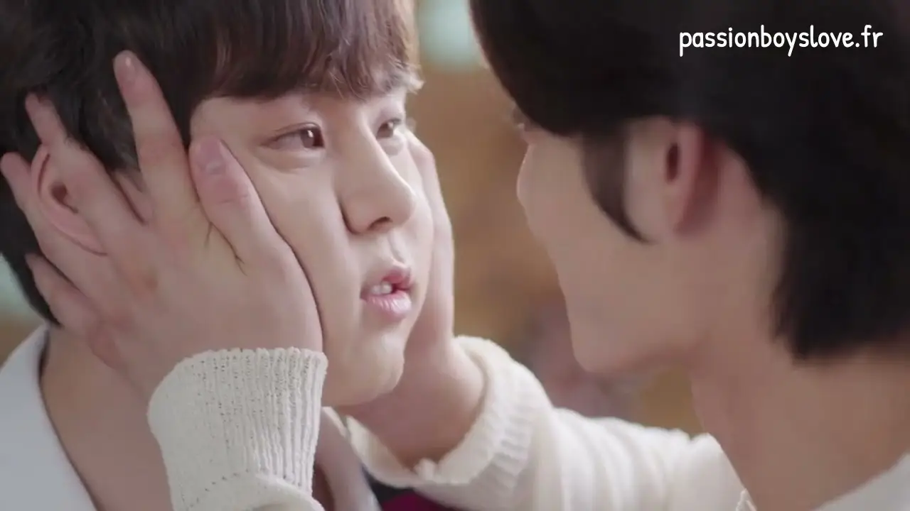 Kissable lips — trailer