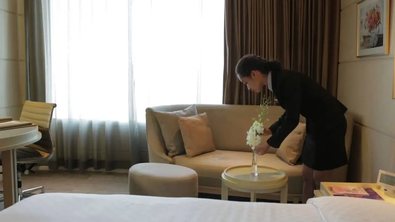 Hotelier — trailer