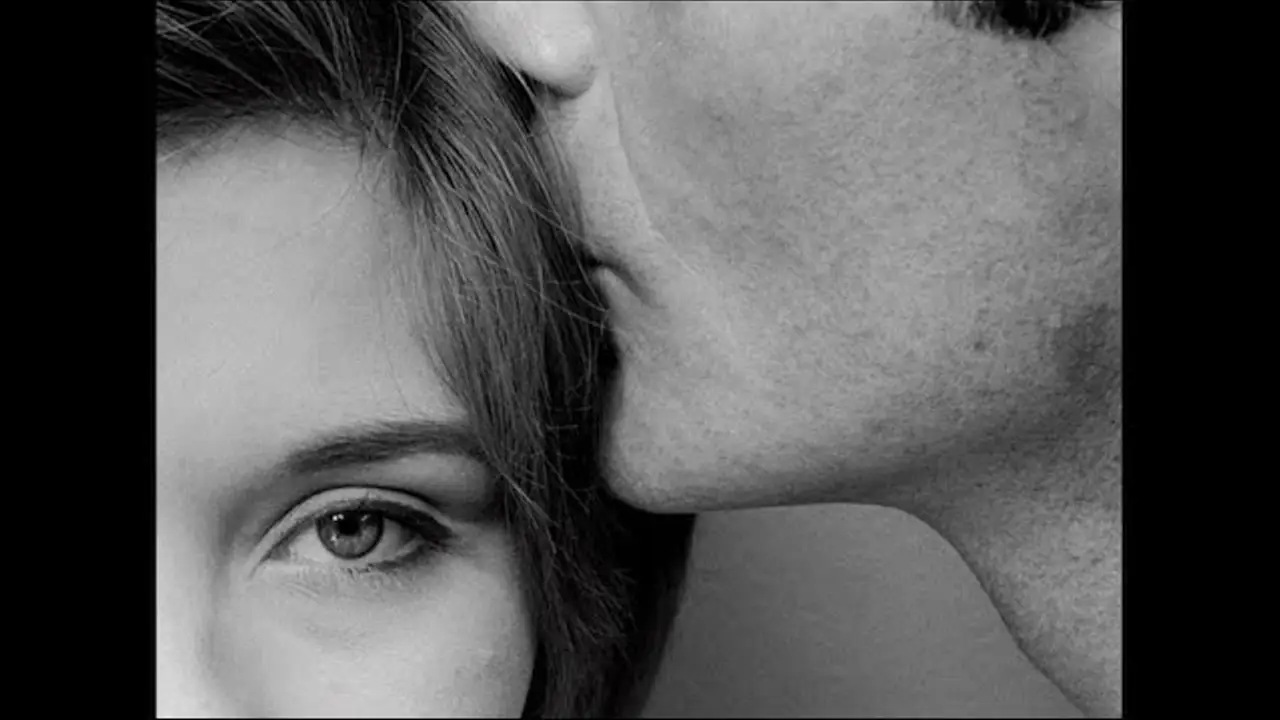 Una mujer casada — tráiler