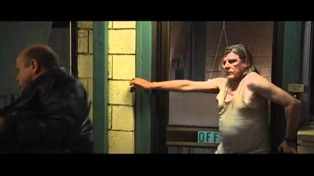 The Clinic — tráiler