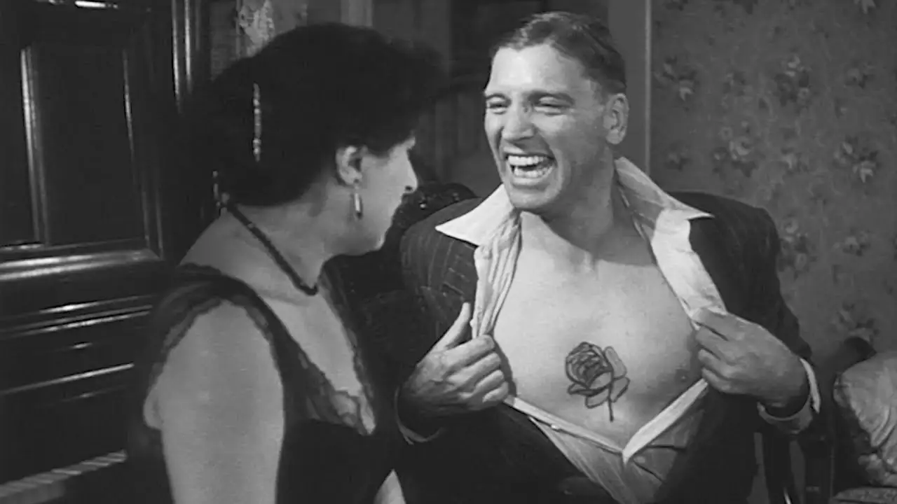 La rosa tatuada — tráiler