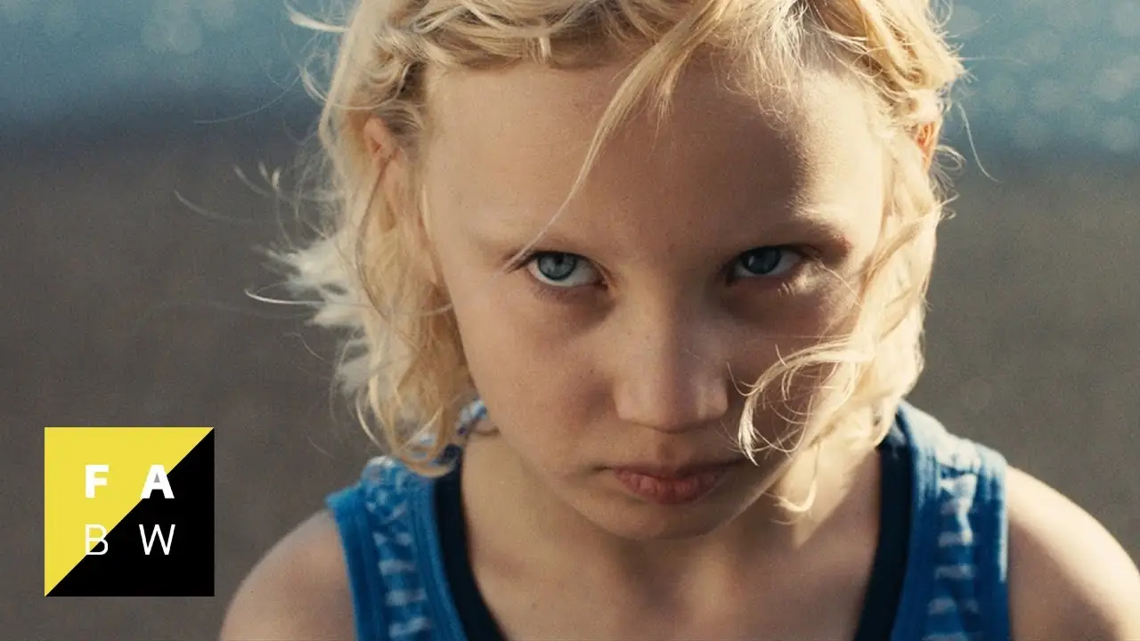 Dark Blue Girl — tráiler