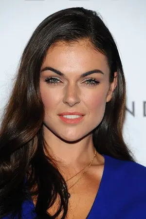 Serinda Swan