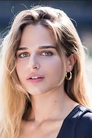 Stephanie Nur
