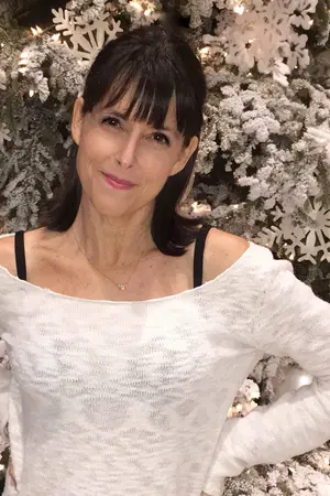 Lara Jill Miller