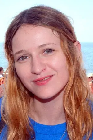 Christa Theret