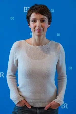 Julia Koschitz
