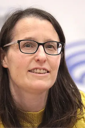 Suzanne Lang