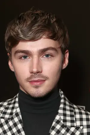 Miles Heizer