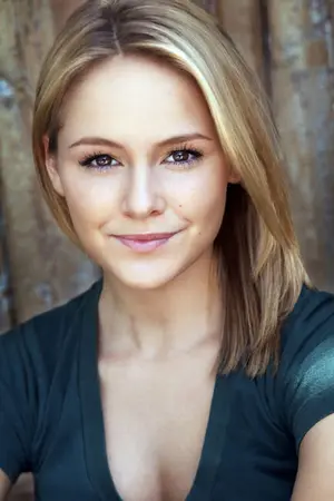 Cassi Thomson
