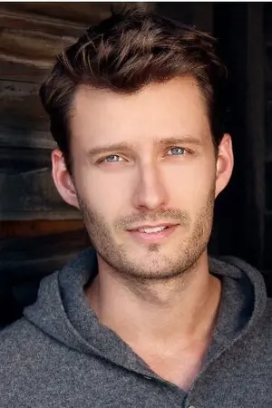 Akos Armont