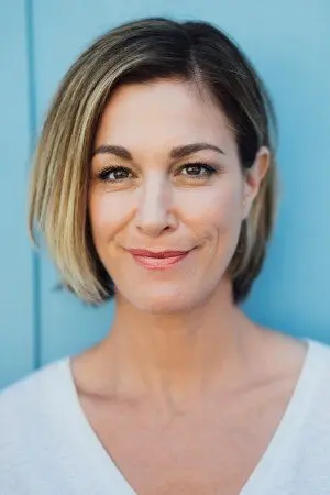 Julia Stinshoff