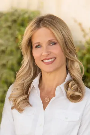 Stephanie Dicker
