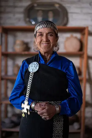 Luisa Calcumil