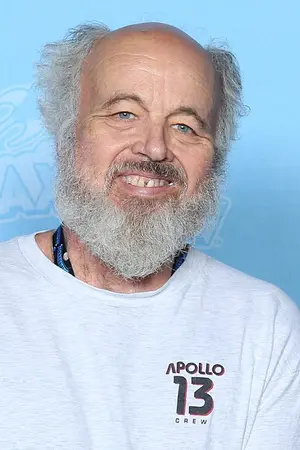 Клинт Ховард
