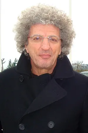 Эли Чураки