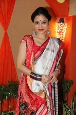 Sumona Chakravarti