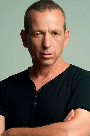 Yftach Katzur