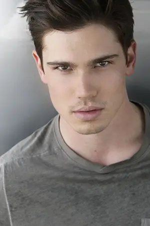 Tanner Novlan