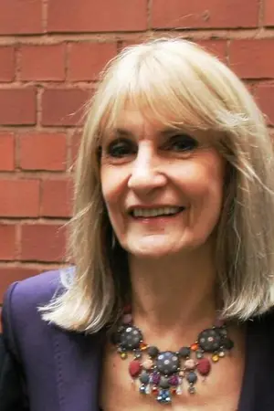 Lynn Faulds Wood