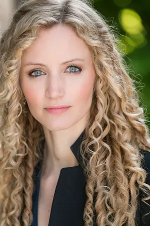 Dr. Suzannah Lipscomb