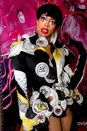 Yvie Oddly